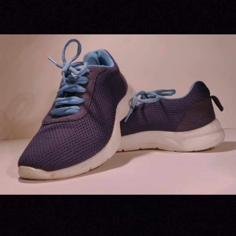 Navy blue and sky blue laced Pro Player Shoes size 6